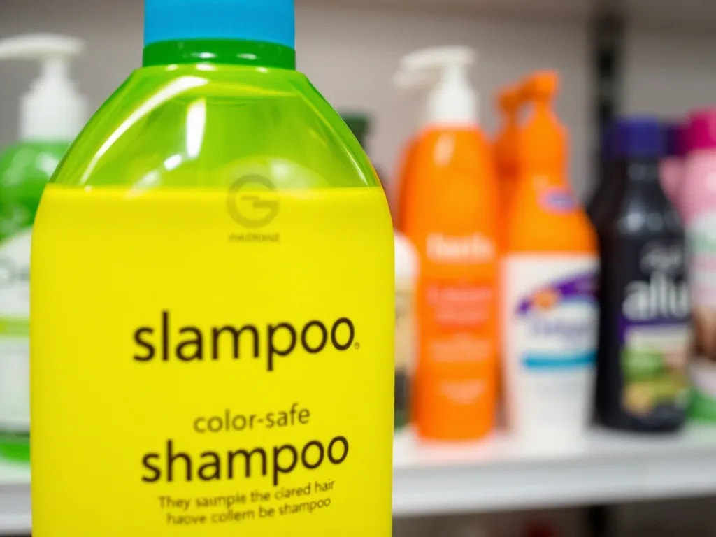 Jaki szampon do włosów farbowanych wybrać? Poradnik dla każdego